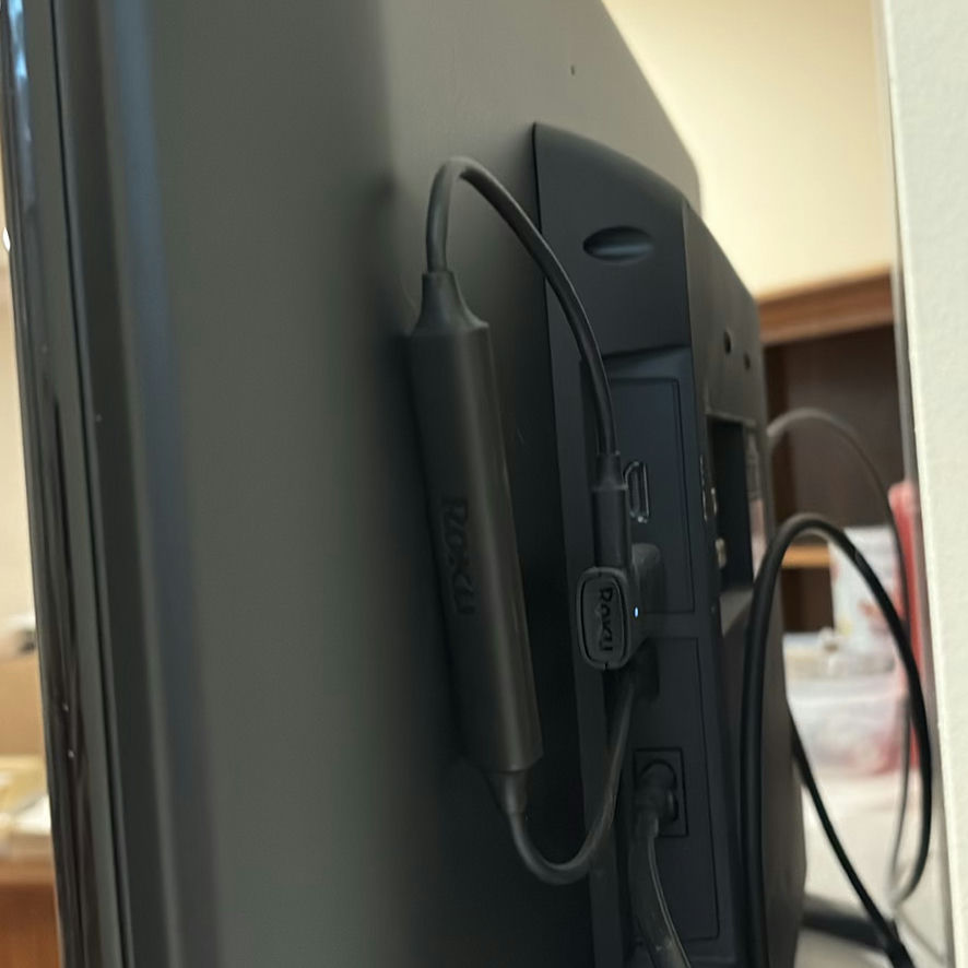 32” Samsung Flat Screen TV with Roku Streaming Stick+ and Remotes - image 3 of 7
