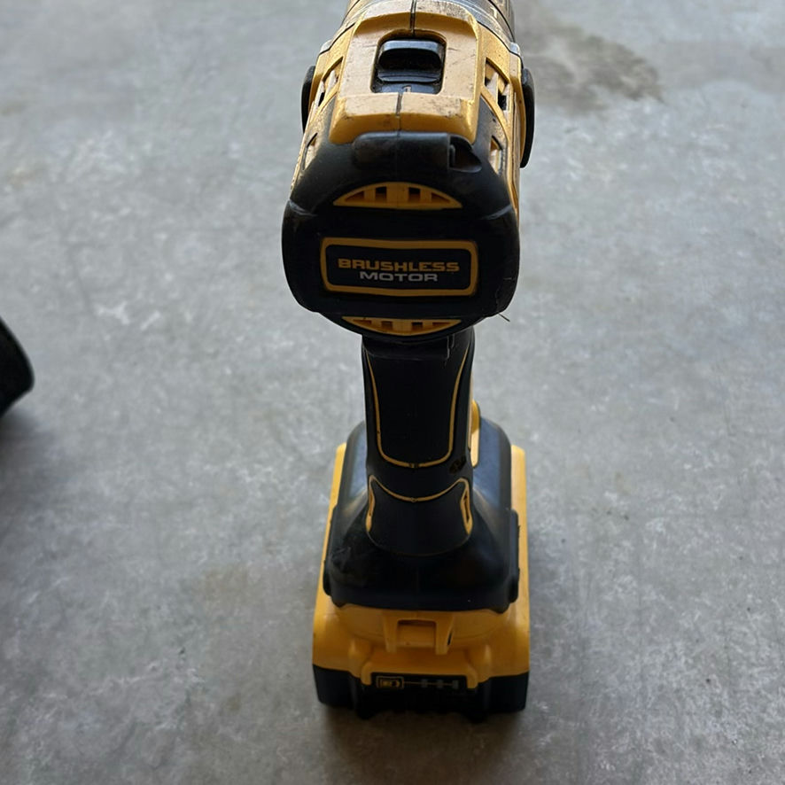 DEWALT 20V Max XR Cordless Drill/Driver Kit - image 8 of 11