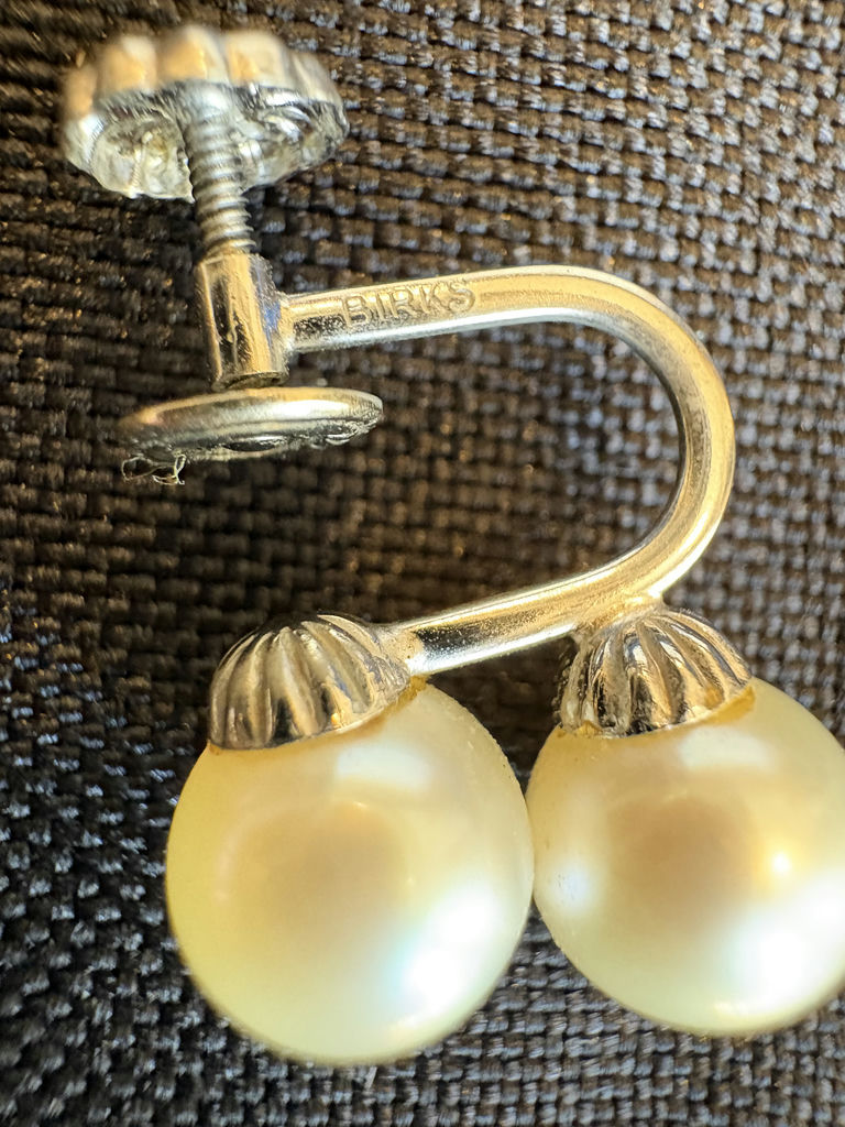 Pearl Necklace and Pearl Earrings Set - BIRKS - image 5 of 9