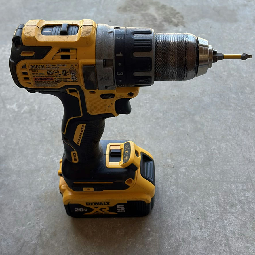 DEWALT 20V Max XR Cordless Drill/Driver Kit - image 9 of 11