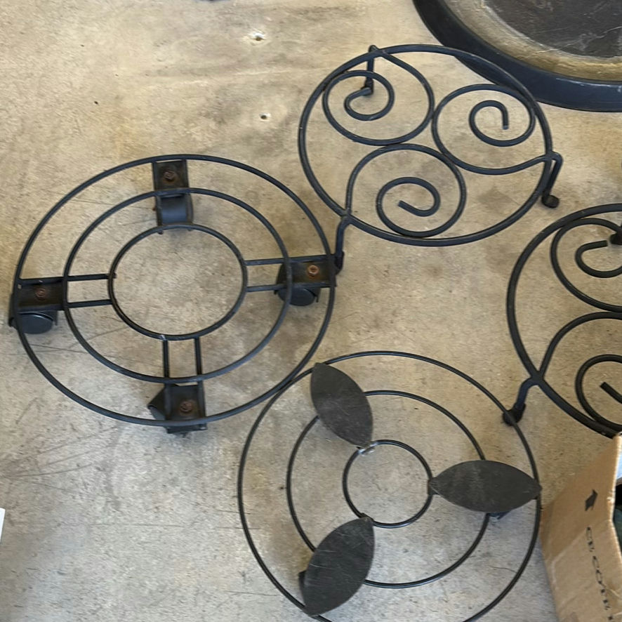 Plant Pots, Saucers, Stands, and Wire Basket - image 9 of 12