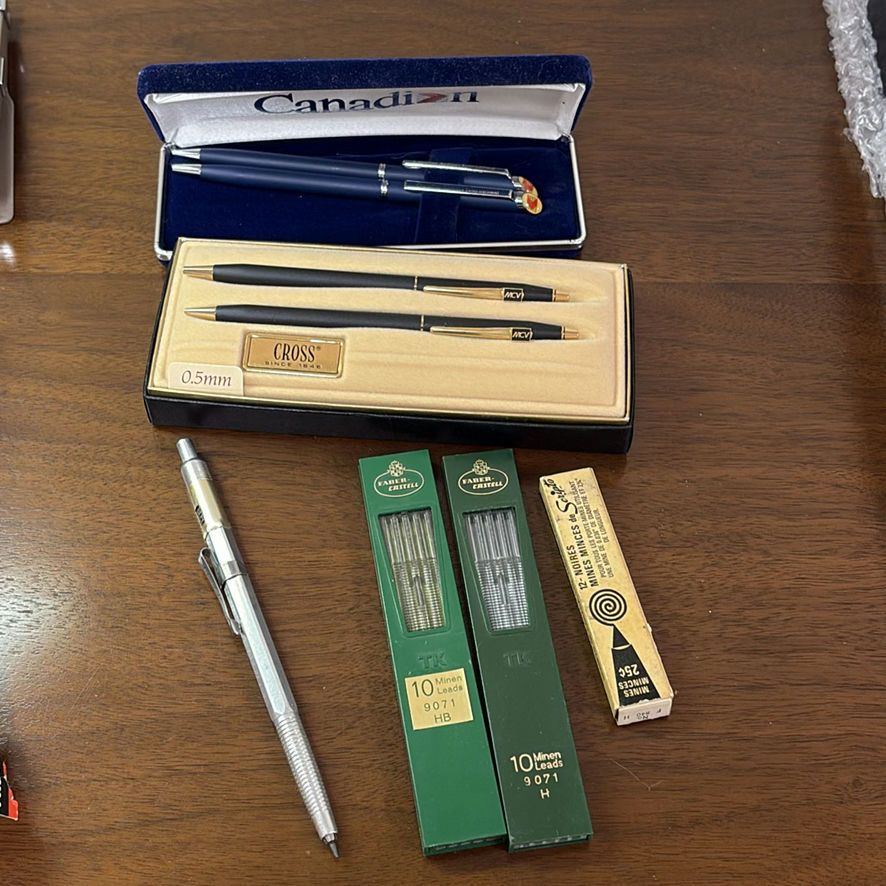 Retro Desk Lamp and Assorted Office Supplies - image 4 of 8