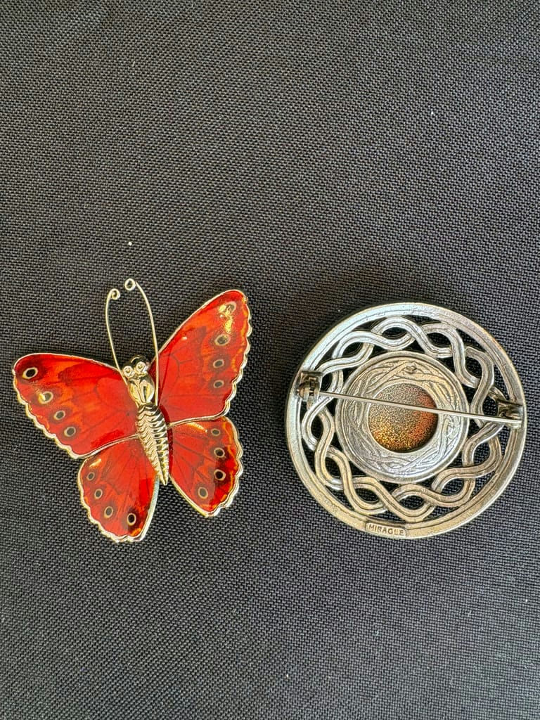 25 Brooches and Pins - image 6 of 13