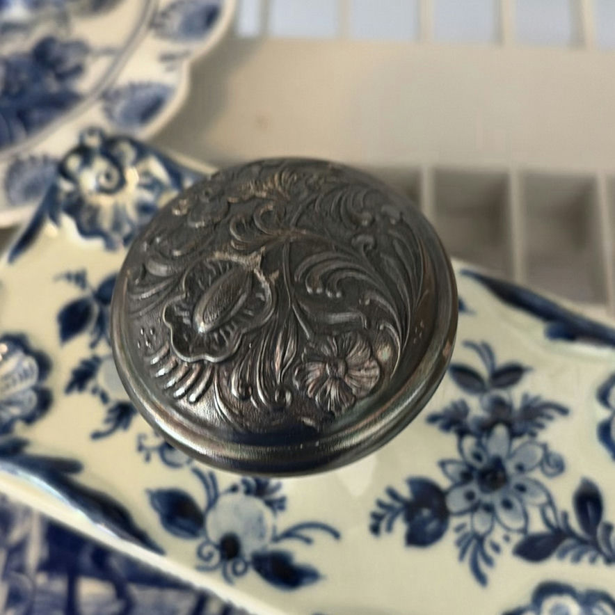 Antique Delft Stamp & Dutch Delft Style Ceramic Decor & Tiles - image 14 of 16