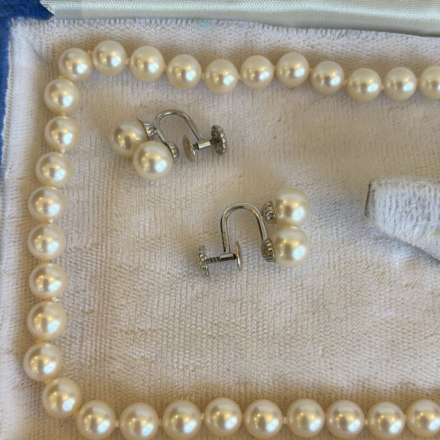 Pearl Necklace and Pearl Earrings Set - BIRKS - image 3 of 9