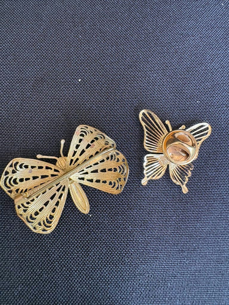 25 Brooches and Pins - image 8 of 13