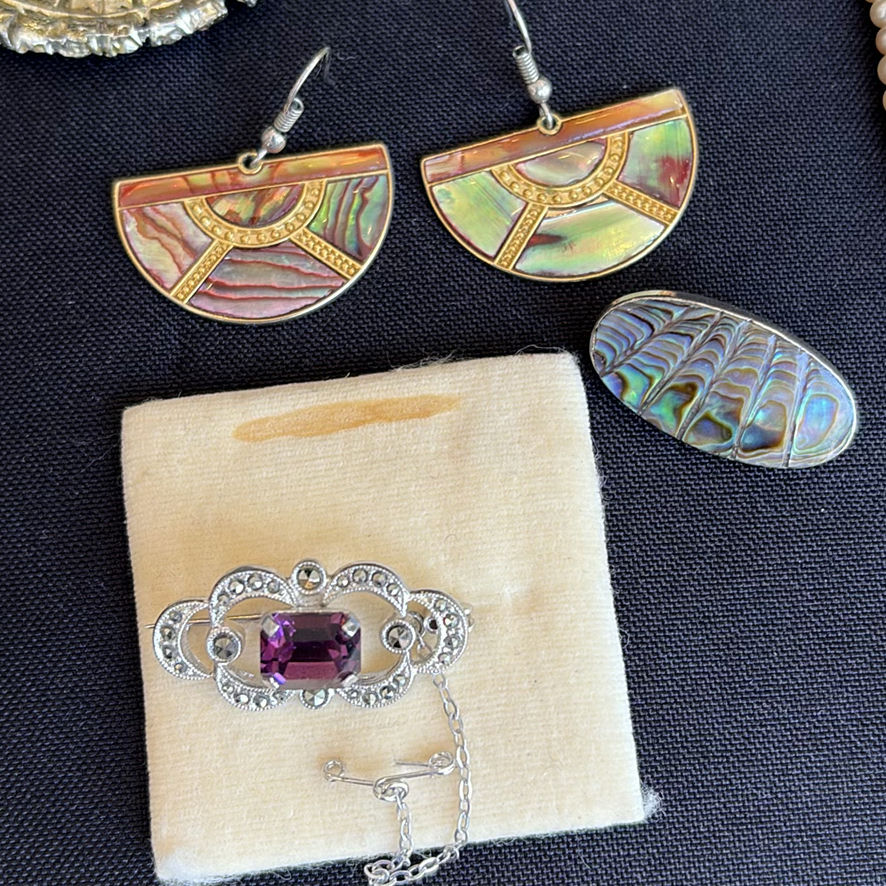 Vintage Costume Jewelry Lot with Brooches, Earrings, Pearl Necklaces, and Compact Mirror - image 7 of 19
