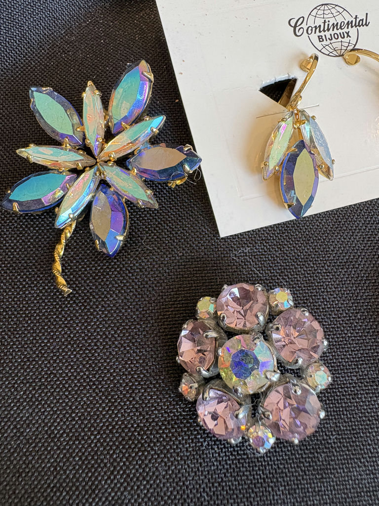 Vintage Costume Jewelry Lot with Brooches, Earrings, Pearl Necklaces, and Compact Mirror - image 18 of 19