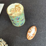 Vintage Costume Jewelry Lot with Brooches, Earrings, Pearl Necklaces, and Compact Mirror - thumbnail 8 of 19