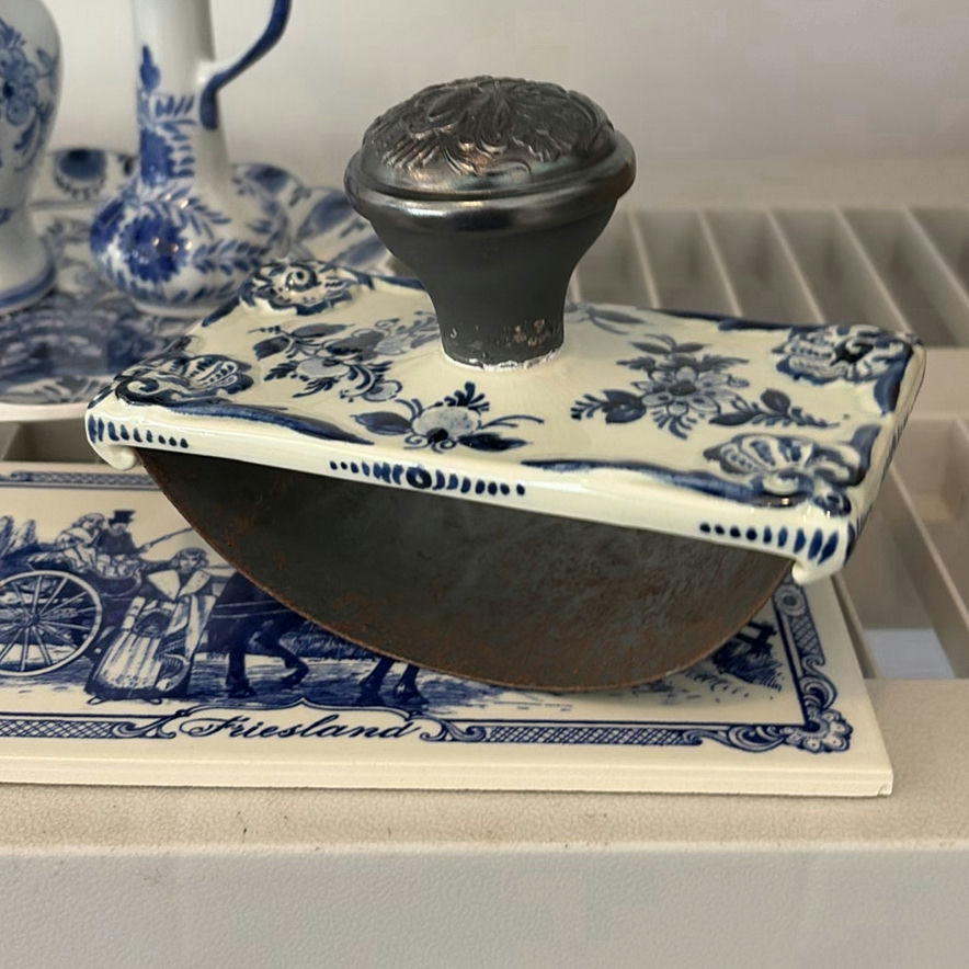 Antique Delft Stamp & Dutch Delft Style Ceramic Decor & Tiles - image 12 of 16