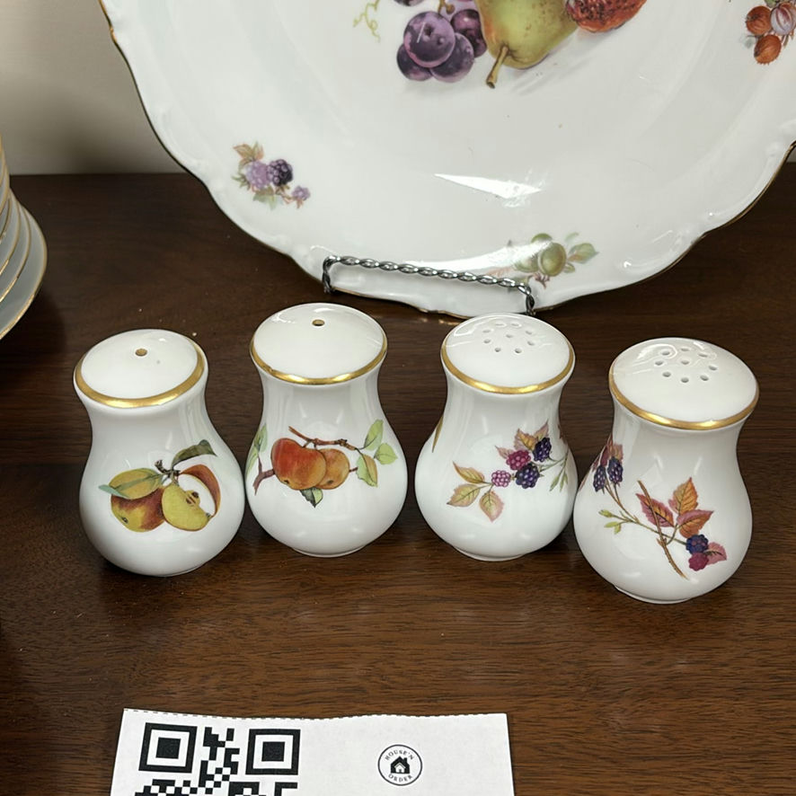 SCHUMANN ARZBERG - BAVARIA, EVESHAM and Royal WORCESTER pieces - image 10 of 15