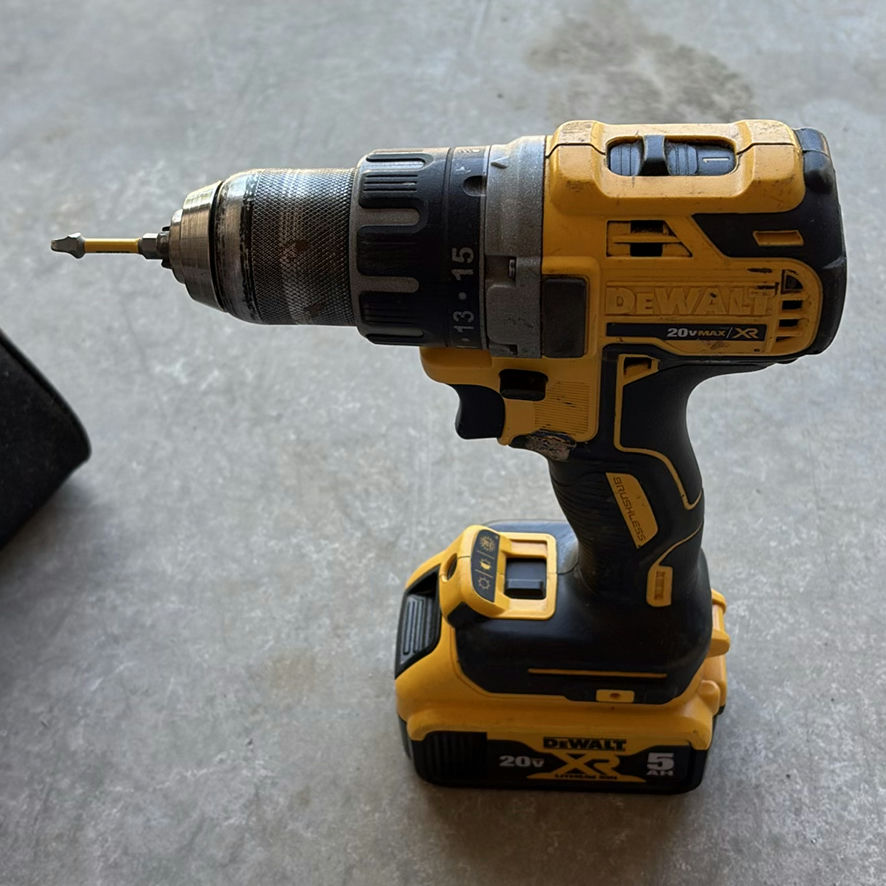 DEWALT 20V Max XR Cordless Drill/Driver Kit - image 7 of 11