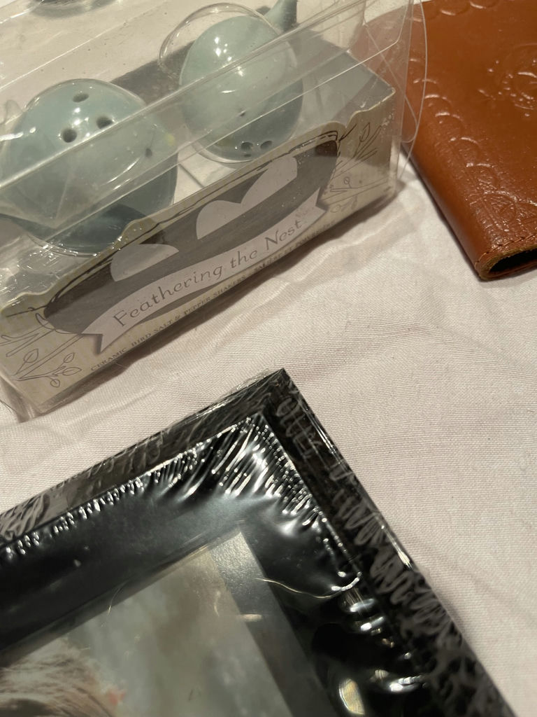 Assorted Decorative Ceramics, Glassware, and Picture Frames - image 7 of 9