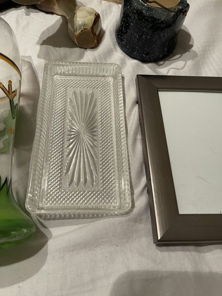 Assorted Decorative Ceramics, Glassware, and Picture Frames - image 4 of 9