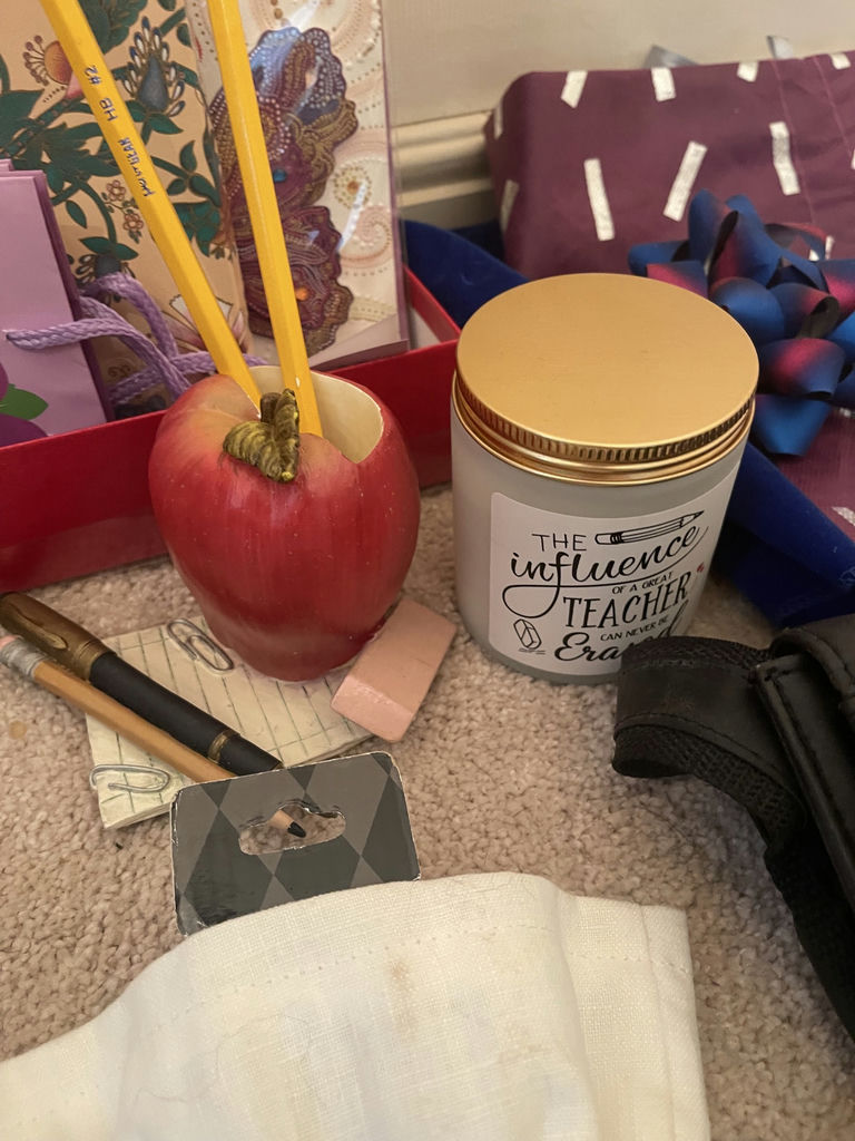 Mixed Craft Supplies and Assorted Bags - image 6 of 11