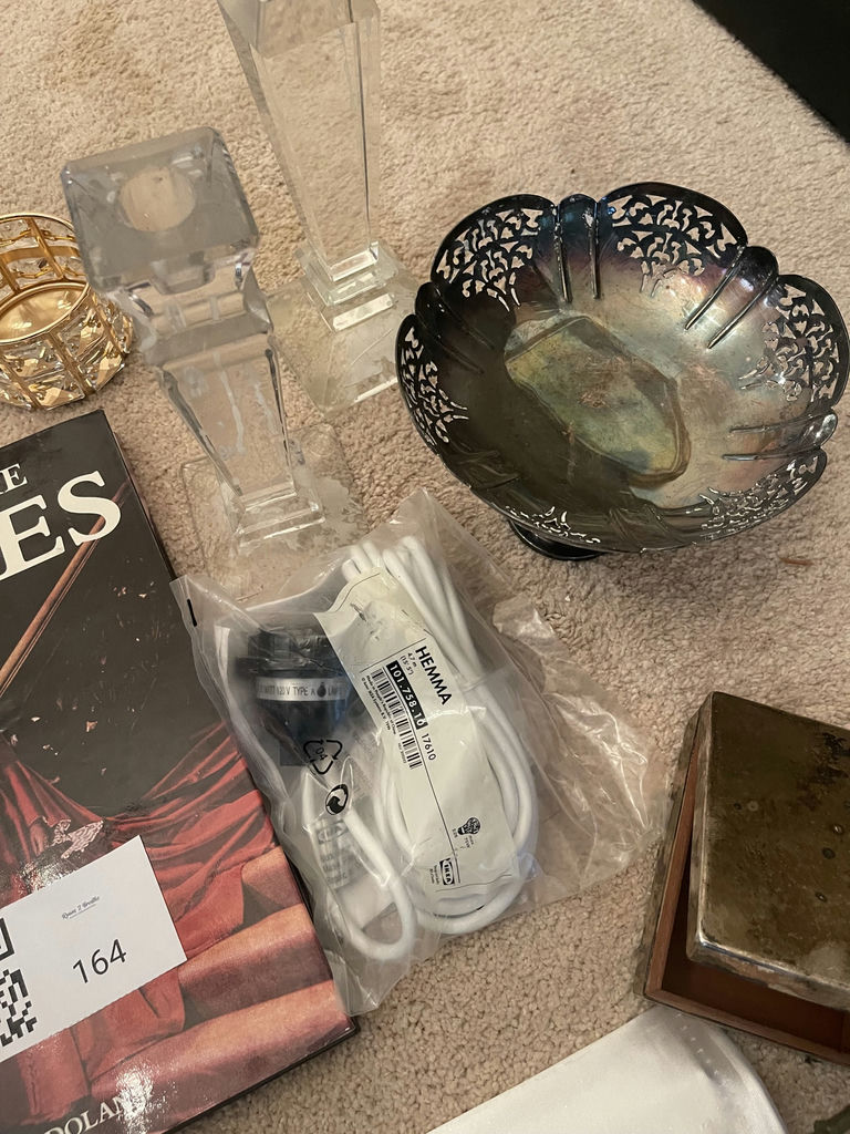 Mixed Decor Items And Cabinet Hardware - image 7 of 11