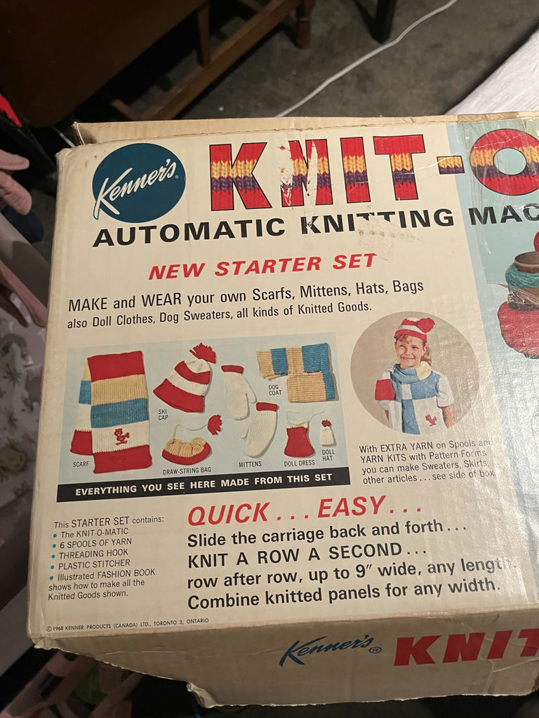 Kenner's Knit-O-Matic Automatic Knitting Machine Starter Set - image 3 of 4