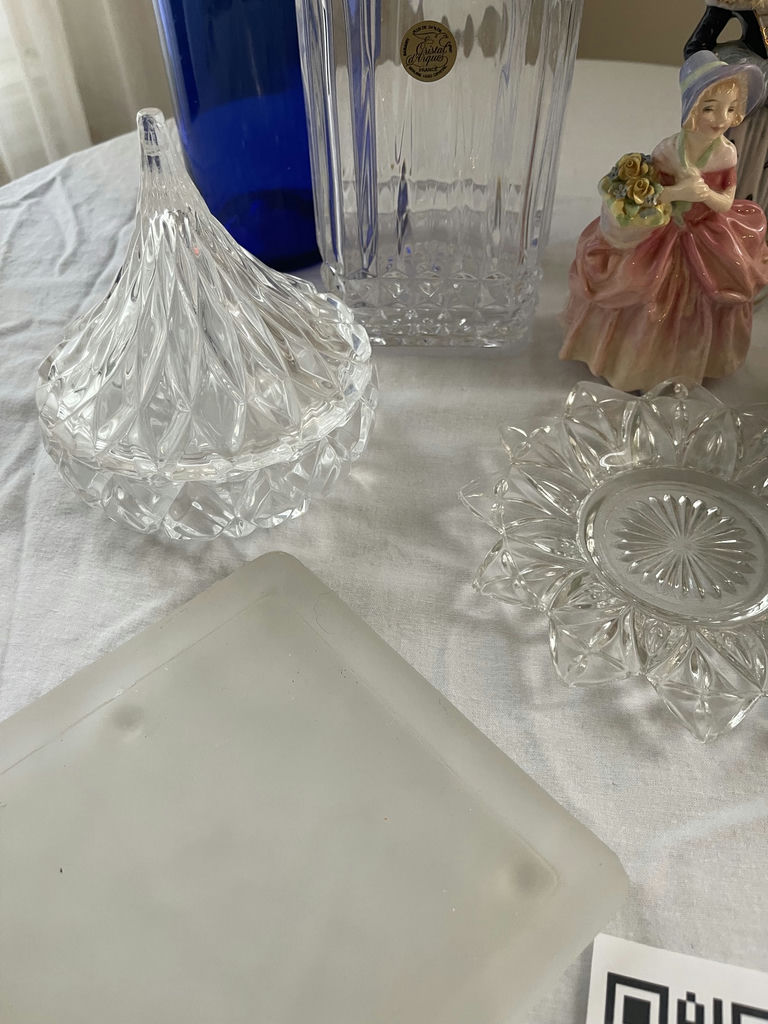 Assorted Glassware and Porcelain Figurines - image 4 of 9