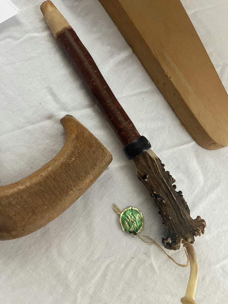 Vintage Household Tools and Decorative Items - image 6 of 7