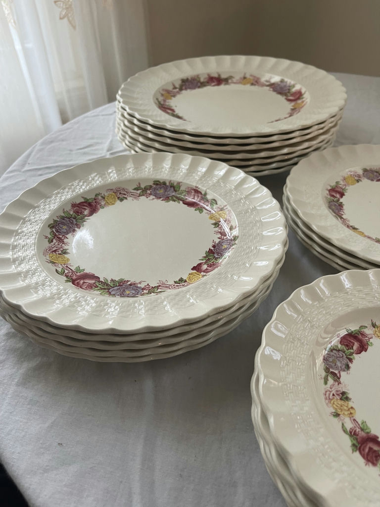 Copeland ‘Rose briar’ England tea Set- Floral Pattern Ceramic Tea Set and Plates - image 10 of 11