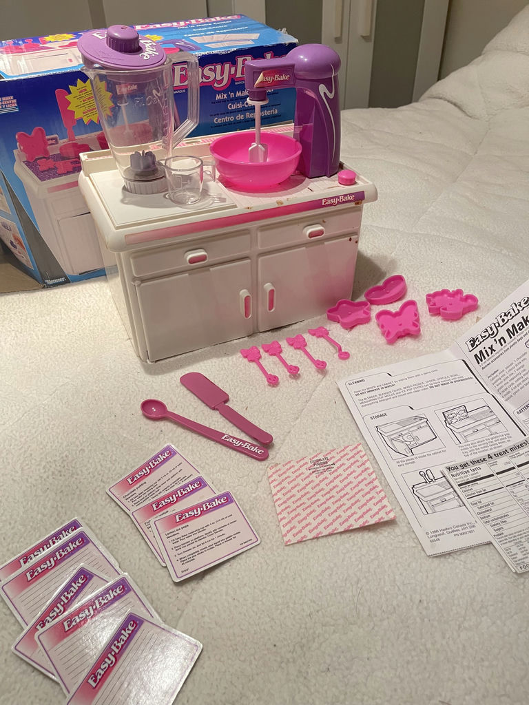 Collectable Easy-Bake Mix 'n Make Center Toy Kitchen Set - image 4 of 11