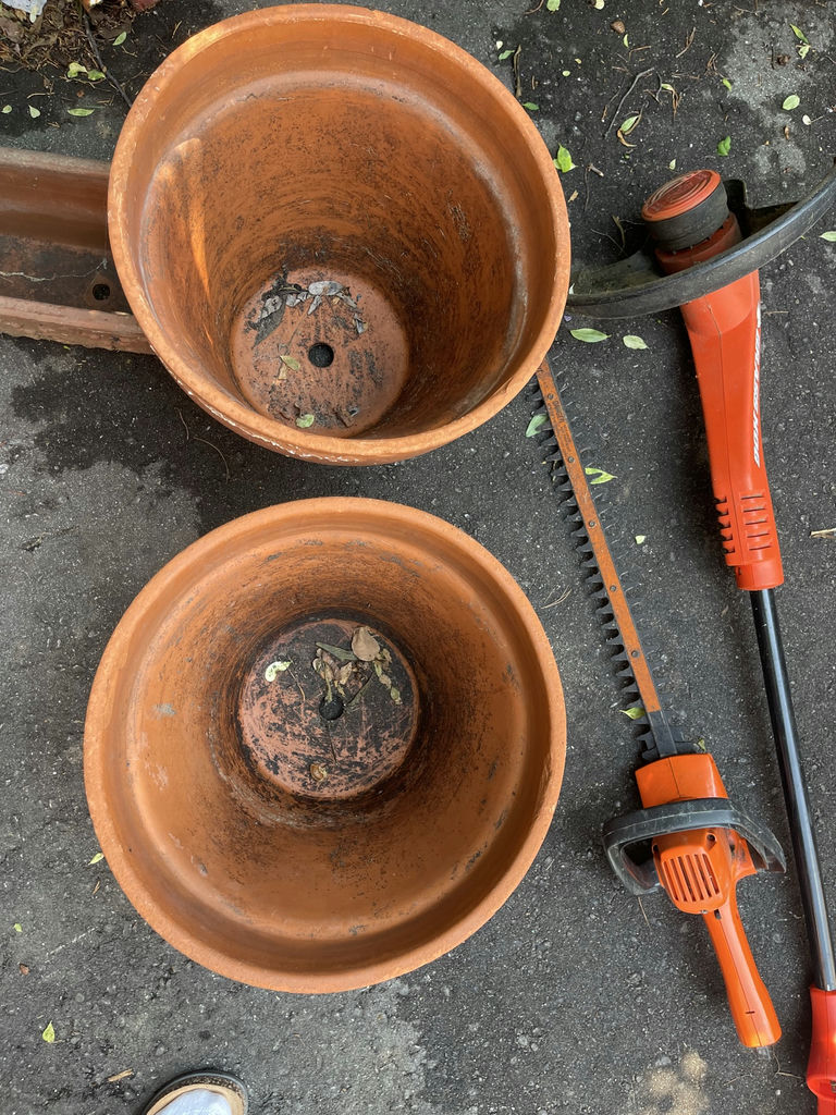 Gardening- Terracotta Planters, Animal Statue, and Electric Yard Tools - image 3 of 8