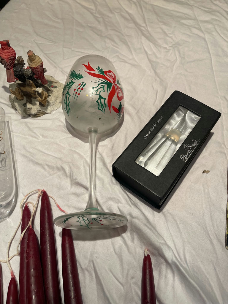 Assorted Decorative Holiday Candles, Painting/Art Instruction Books, Glassware, and Linens - image 6 of 8