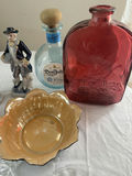 Assorted Glassware and Porcelain Figurines - thumbnail 6 of 9