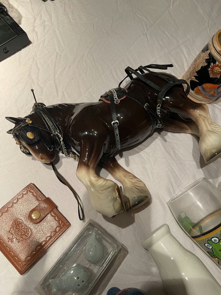 Assorted Decorative Ceramics, Glassware, and Picture Frames - image 2 of 9