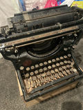 ‘Underwood’ Vintage metal  Standard Typewriter - thumbnail 2 of 5
