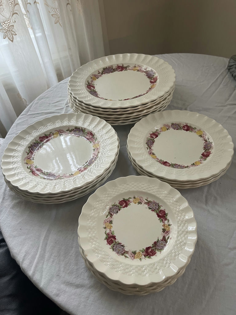 Copeland ‘Rose briar’ England tea Set- Floral Pattern Ceramic Tea Set and Plates - image 9 of 11