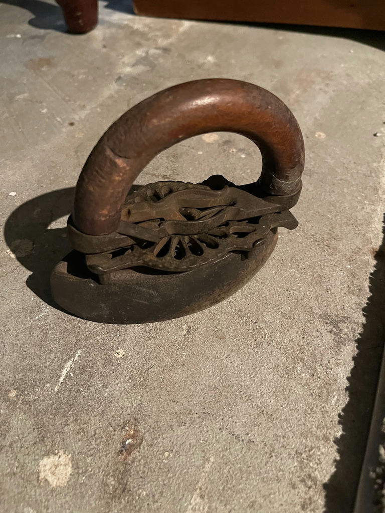 Vintage Household Tools and Decorative Items - image 7 of 7