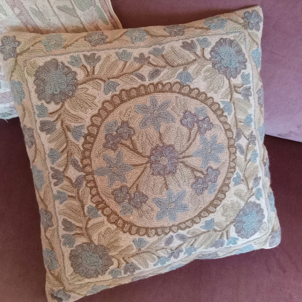 Antique Velvet Mauve Settee - image 11 of 12