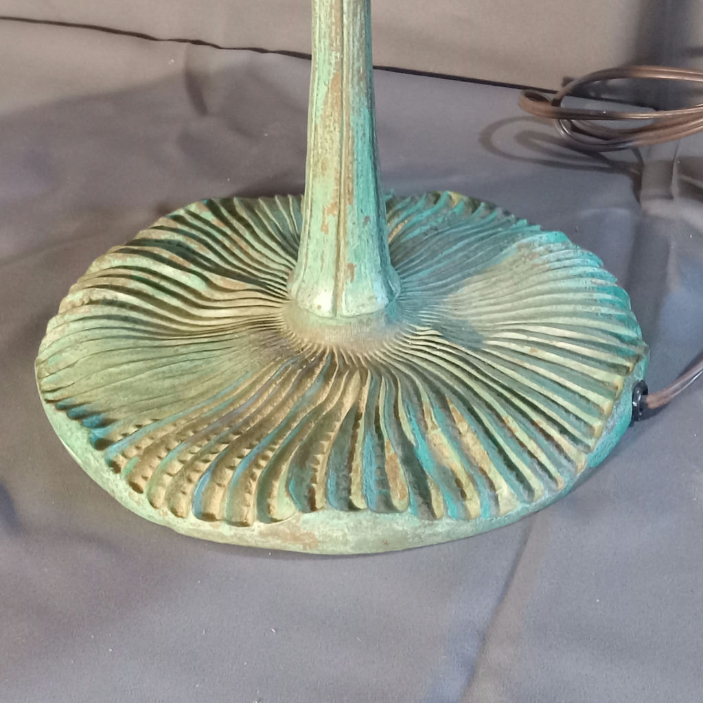 Tiffany-Style Peacock Shade Table Lamp - image 3 of 9