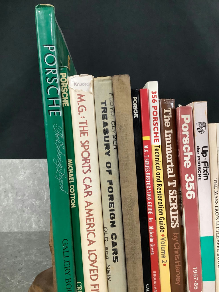 Porsche Books & Manuals - image 2 of 4