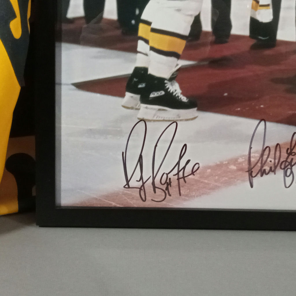 Bruins Collectibles - image 4 of 27