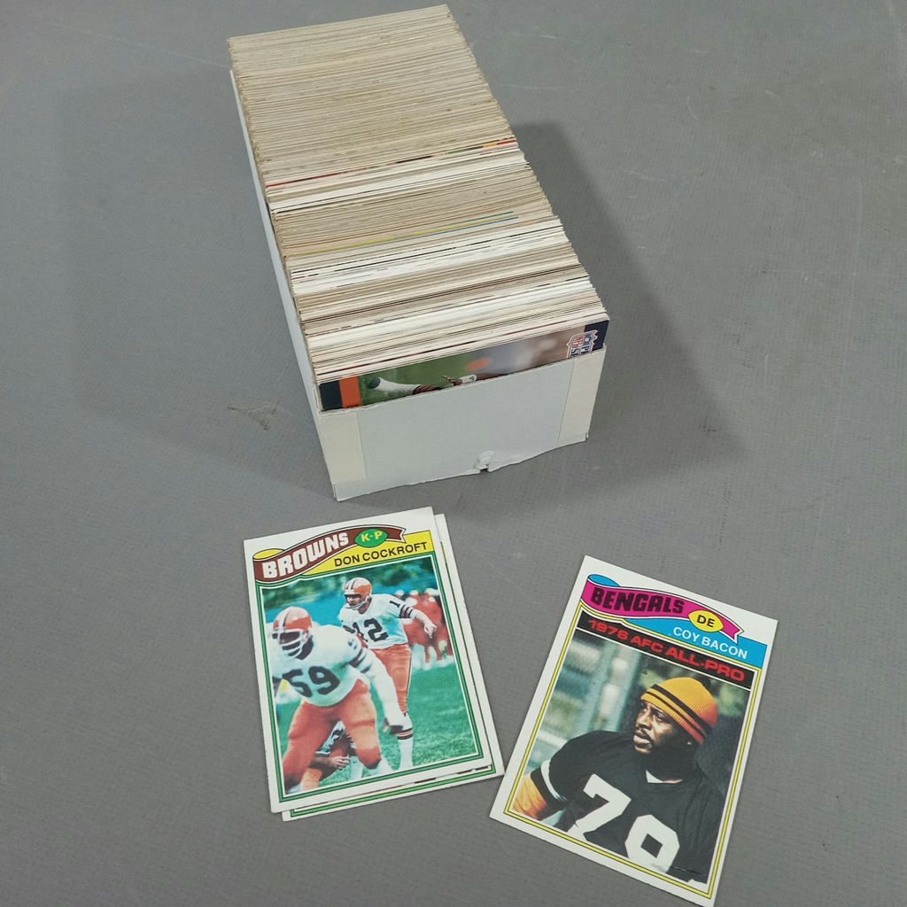 Trading Cards - Football / Hockey / Basketball - image 17 of 23