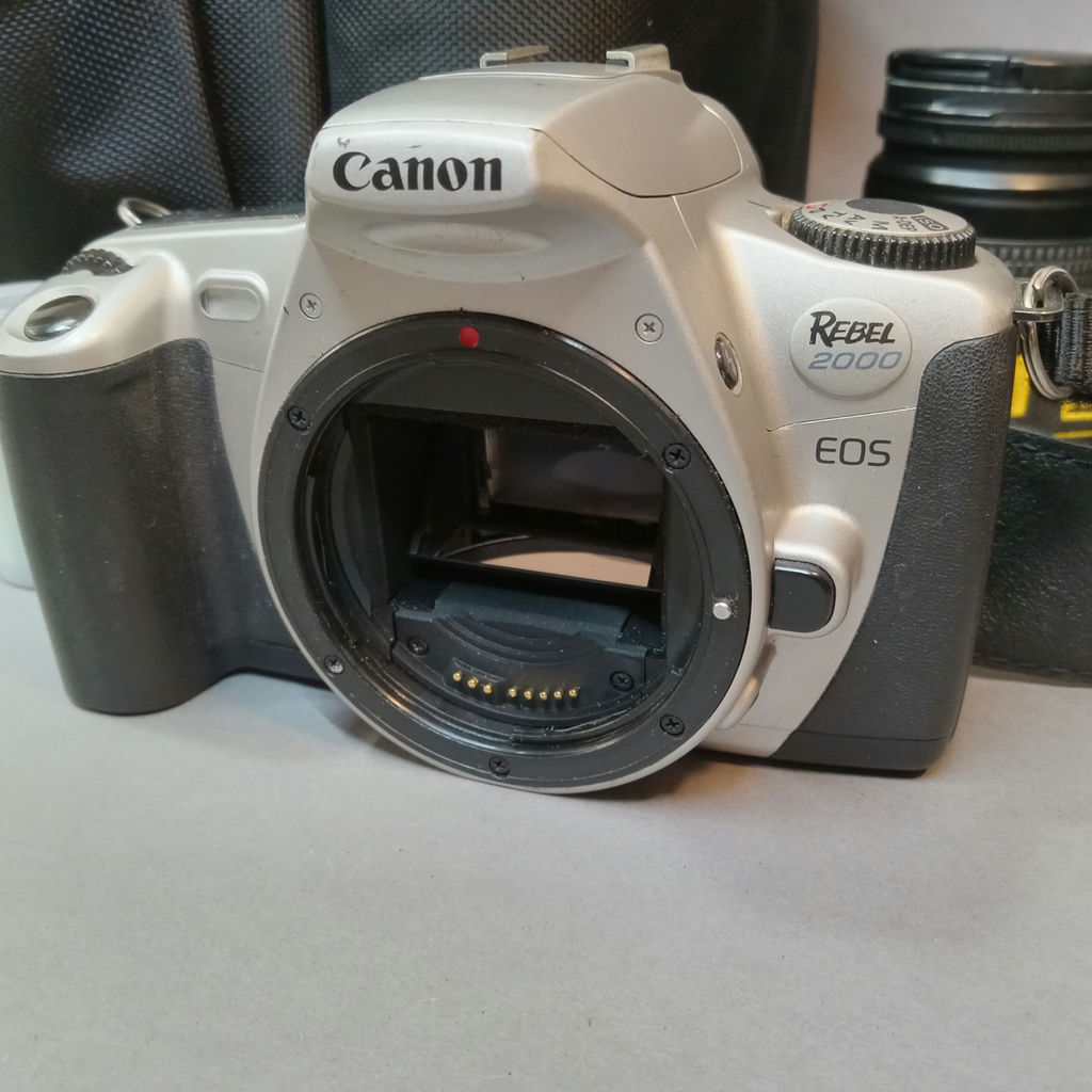 Canon 35mm Film Cameras & Lenses - image 7 of 22