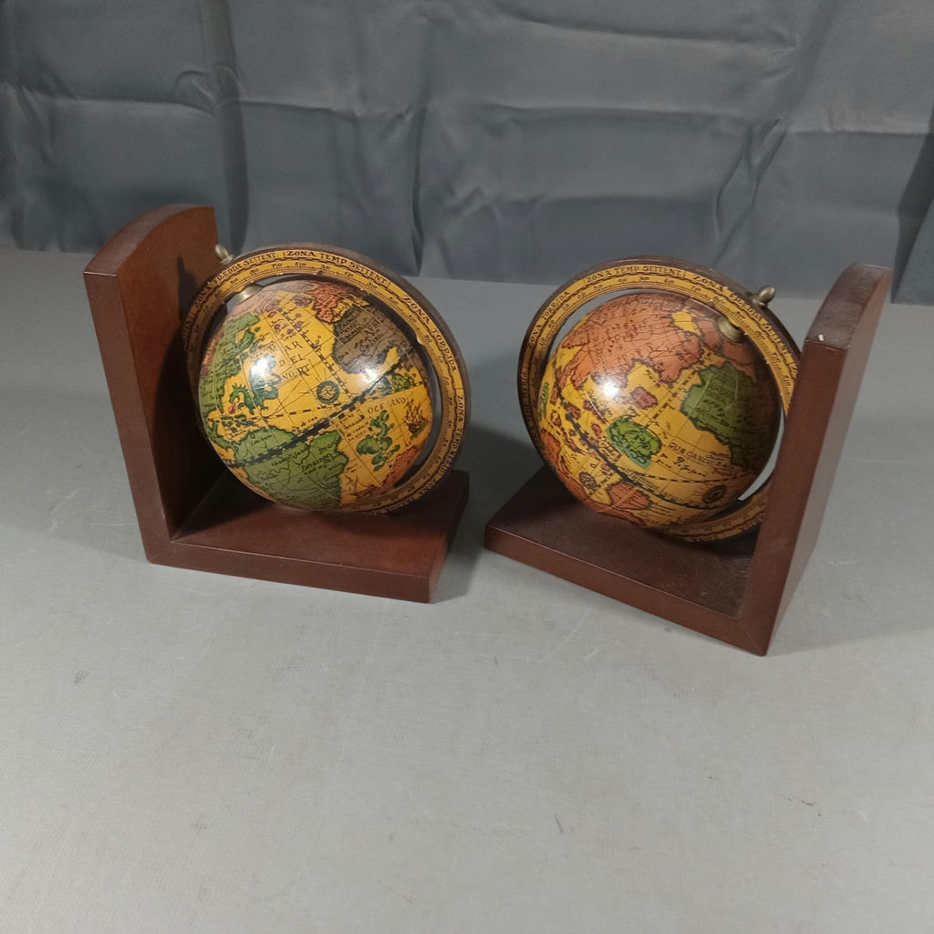 Globe Bookends, Paperweight, Marco Polo & Maps - image 6 of 19