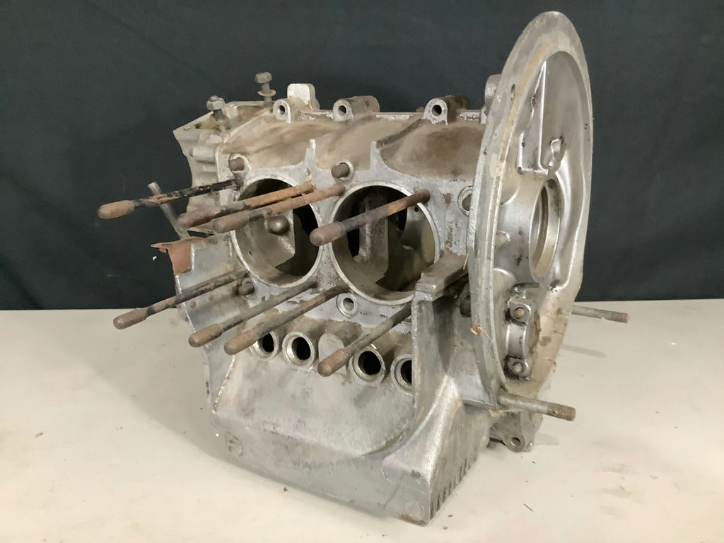 Porsche 356 Engine Block // P*72 686 - image 26 of 31