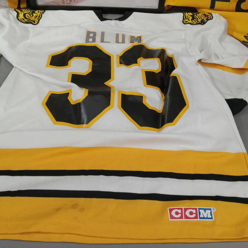 Bruins Collectibles - image 13 of 27