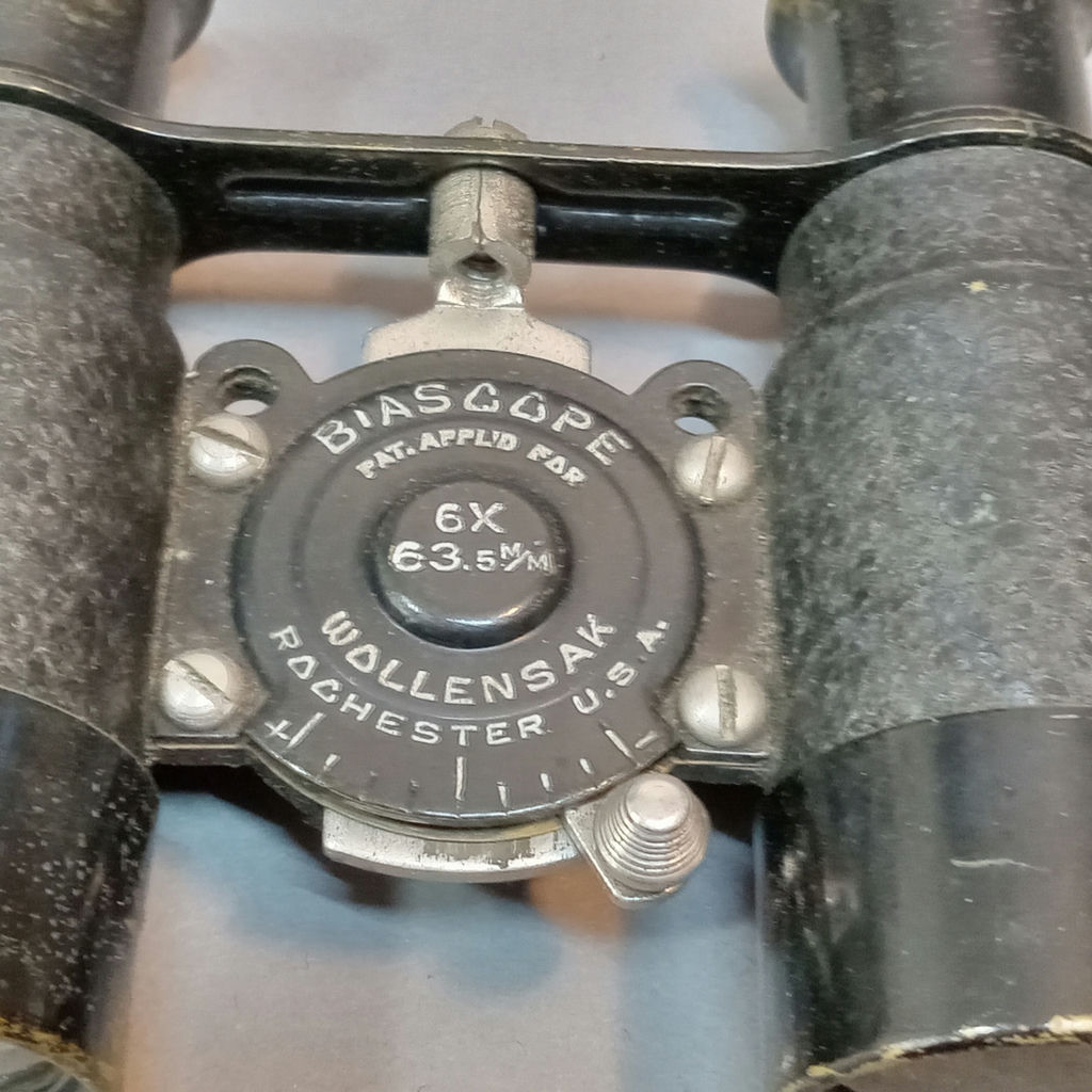 Vintage Graflex Century 35A Film Camera & More - image 5 of 19
