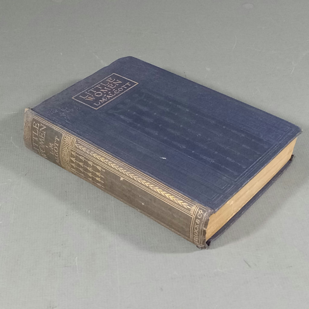 Vintage Porcelain Bookends & Little Women - image 8 of 15