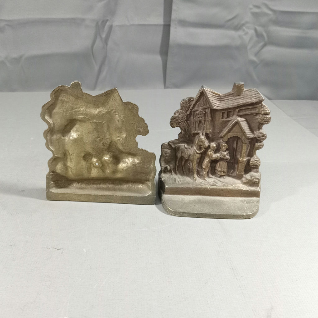 The Globe Illustrated Shakespeare & Brass Bookends - image 2 of 15