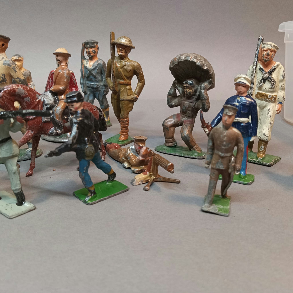Vintage Metal & Plastic Figurines - image 4 of 10