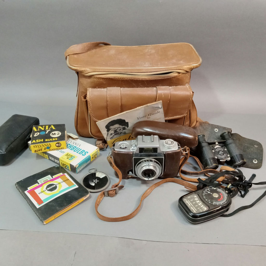 Vintage Graflex Century 35A Film Camera & More - image 1 of 19