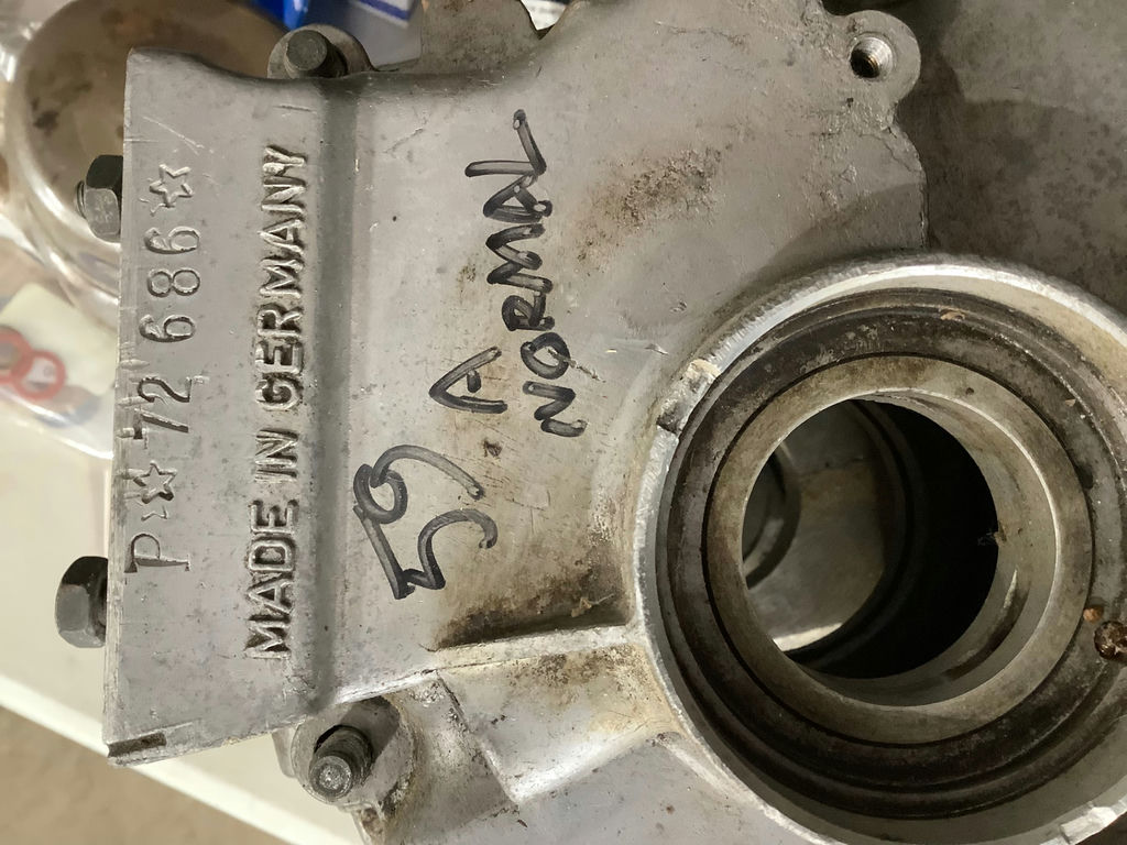 Porsche 356 Engine Block // P*72 686 - image 3 of 31