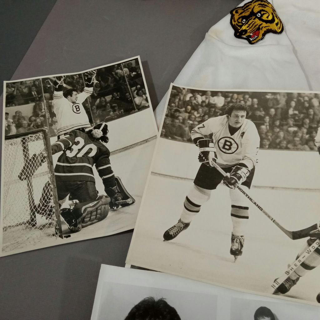 Bruins Collectibles - image 11 of 27