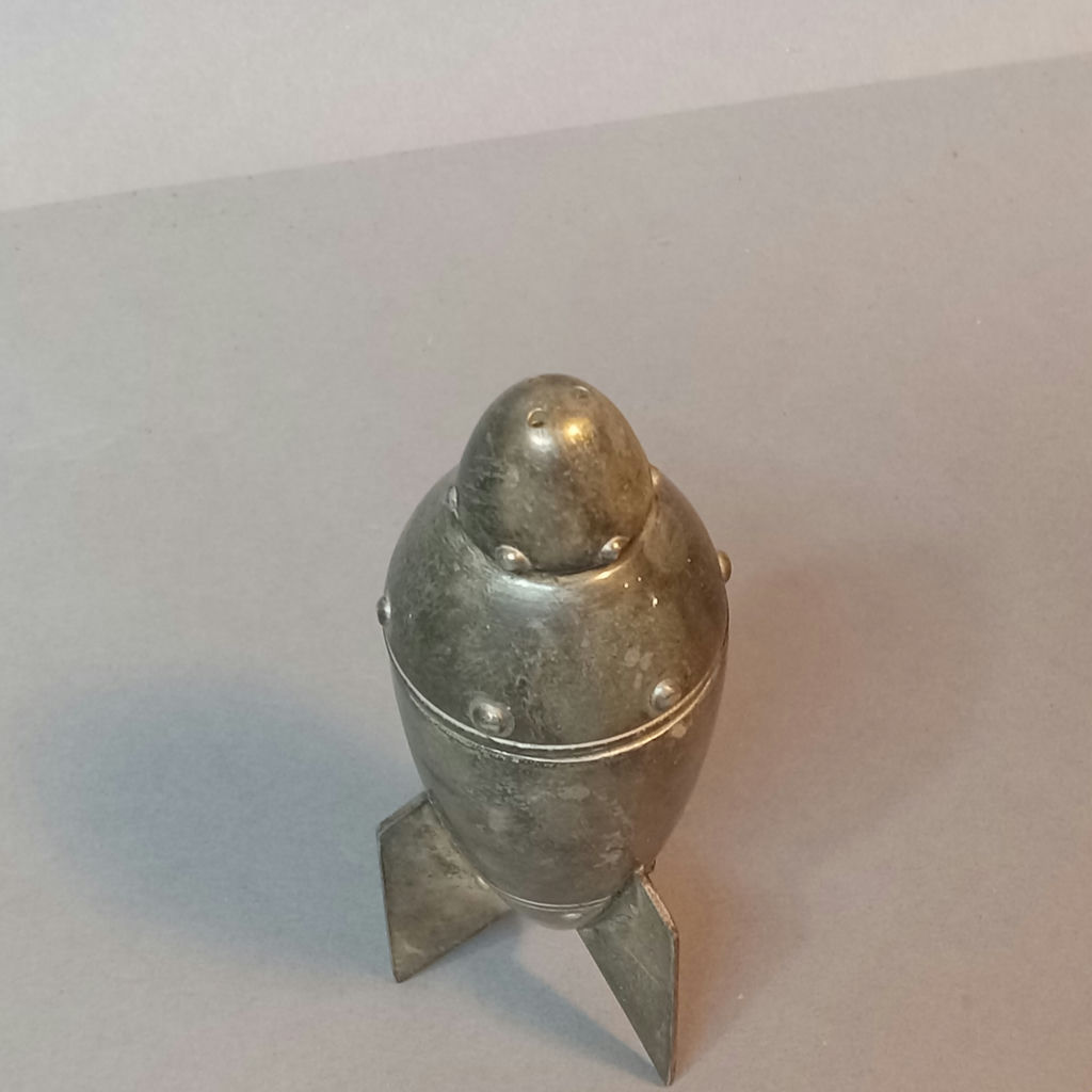 Vintage Metal Desktop Curiosities - image 9 of 17