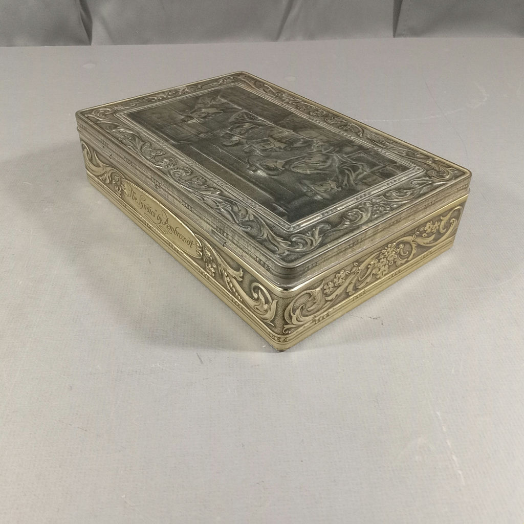 World Famous Paintings & Victoria Biscuit Tin - image 4 of 16